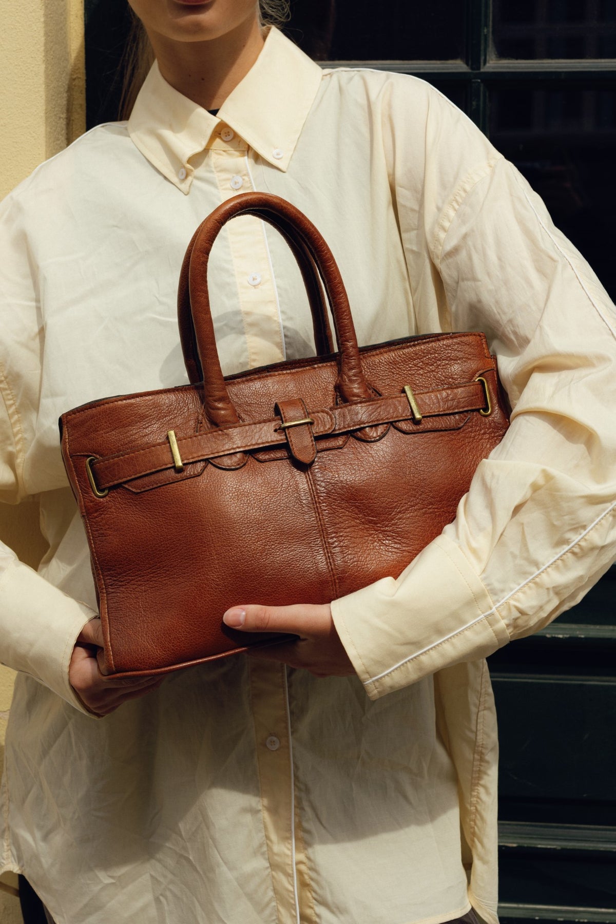 Mada Small - Walnut