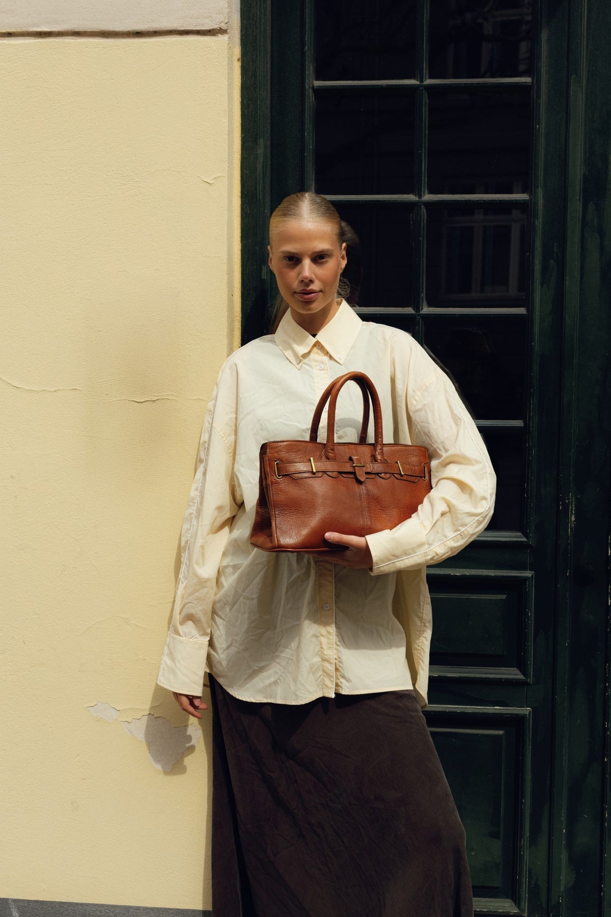 Mada Small - Walnut